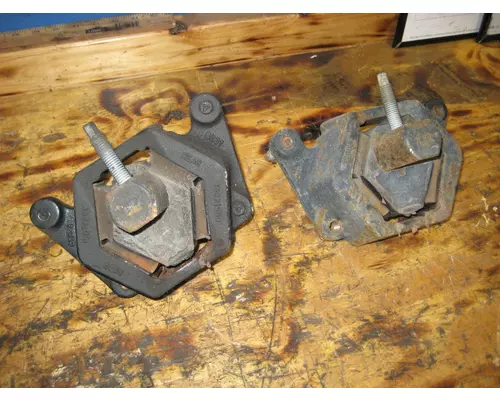 CHEVROLET C7500 Engine Mounts OEM# 15074990, 15074989 in Westland, MI