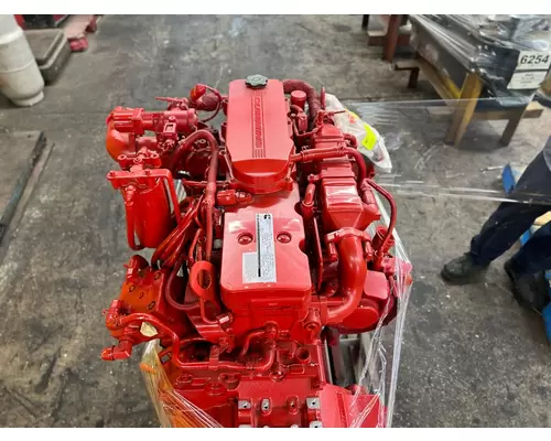 CUMMINS ISB6.7 Engine Assembly