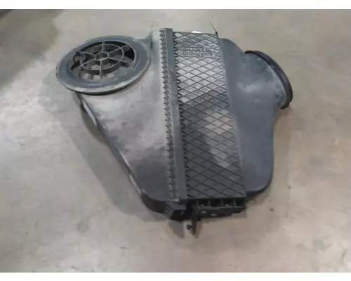 FREIGHTLINER CASCADIA 113 AIR CLEANER