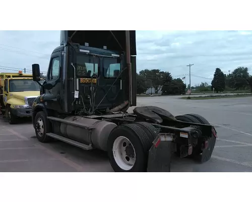 FREIGHTLINER CASCADIA 113 WHOLE TRUCK FOR RESALE