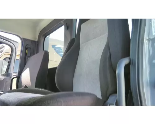 FREIGHTLINER CASCADIA 116 SEAT, FRONT
