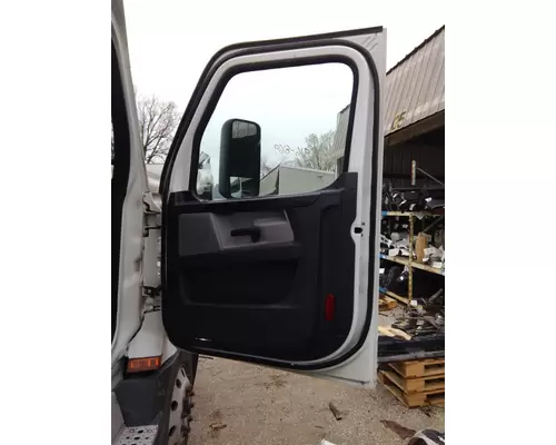 FREIGHTLINER CASCADIA 126 DOOR ASSEMBLY, FRONT