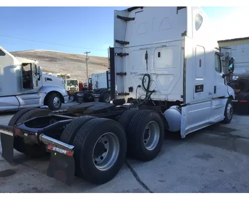 FREIGHTLINER CASCADIA 126 WHOLE TRUCK FOR PARTS