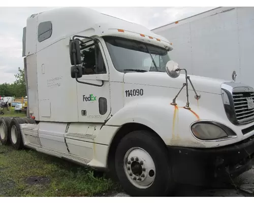 FREIGHTLINER COLUMIBIA 120 - 1 PIECE HOOD Truck For Sale