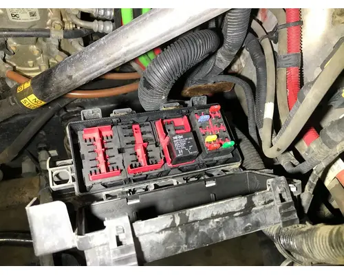 Freightliner CASCADIA Fuse Box in Sioux Falls, SD #25489036