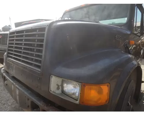 INTERNATIONAL 4700 HOOD