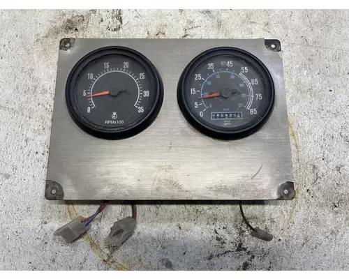 International 9200 Instrument Cluster