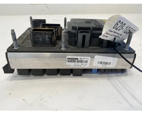 KENWORTH T680 Fuse Panel OEM# P27120901010 in Dorr, MI #628-10503