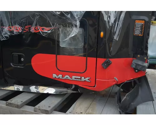 MACK CX613 VISION Complete Vehicle