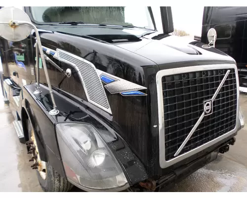 VOLVO VNL 2004-2018 HOOD