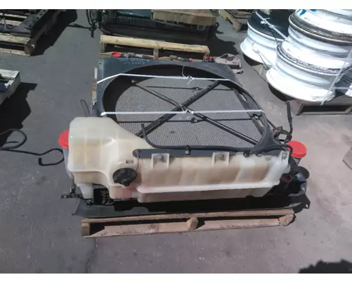 VOLVO VNL COOLING ASSEMBLY (RAD, COND, ATAAC)