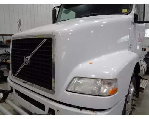 VOLVO VNM HOOD