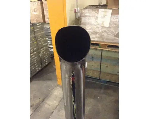 VOLVO 2524 exhaust pipe, rear OEM# 21677612 in Advance, NC #300602 