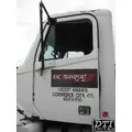 FREIGHTLINER COLUMBIA 120 Cab thumbnail 2