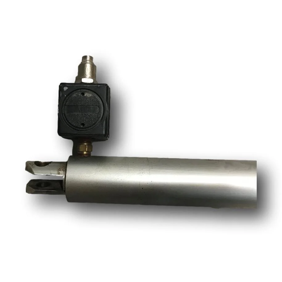 BLUE BIRD Air Door Cylinder OEM# 0008276, 0031457, 0046311, 000 in 