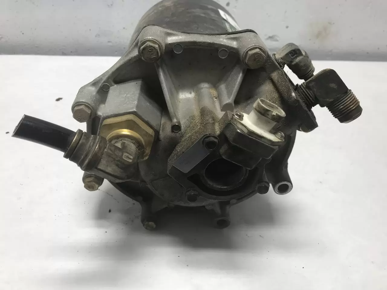 Bendix AD9 Air Dryer OEM# 8980960 in Des Moines, IA #24812666