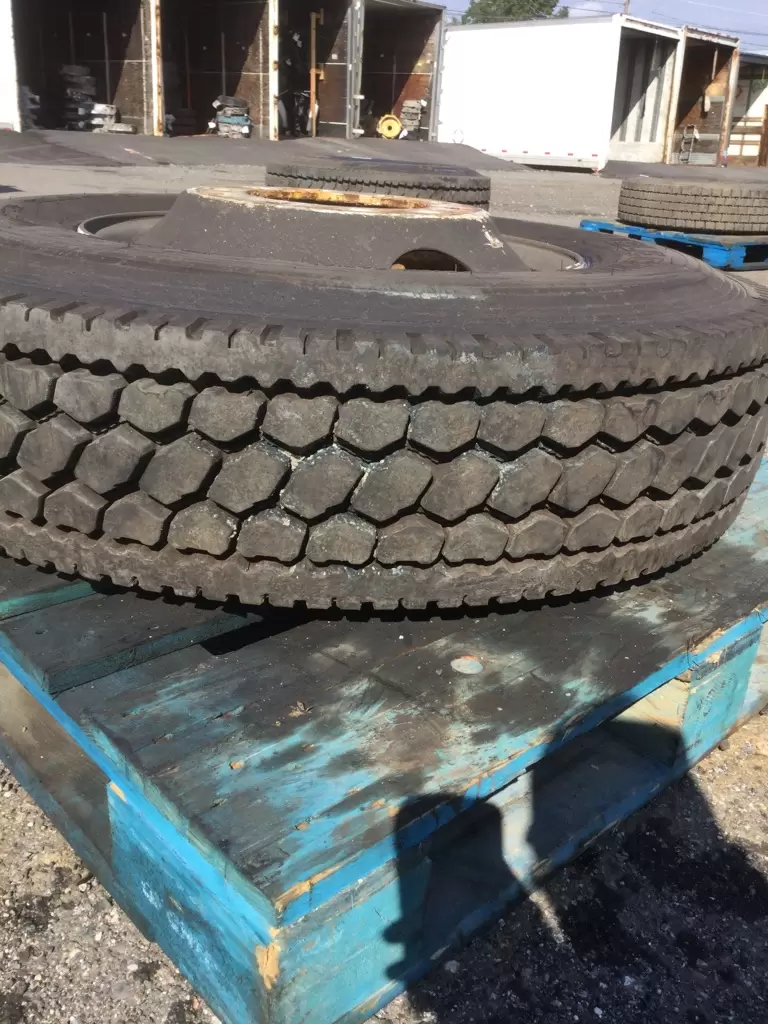 DOUBLE COIN RLB400 Tires in FITCHBURG MA 1042091