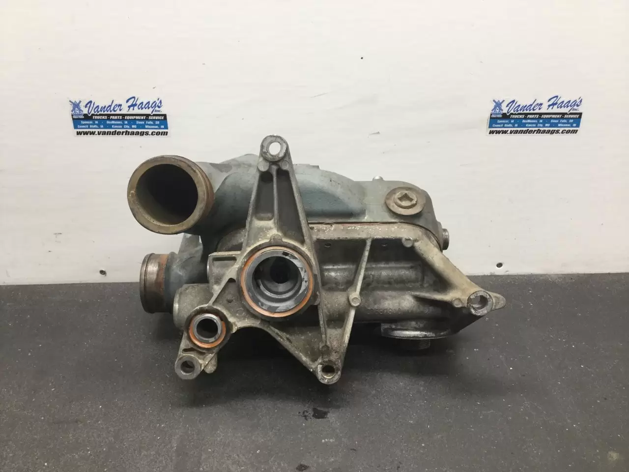 Detroit 60 SER 14.0 Oil Filter / Cooler Module OEM# 23524885 in 