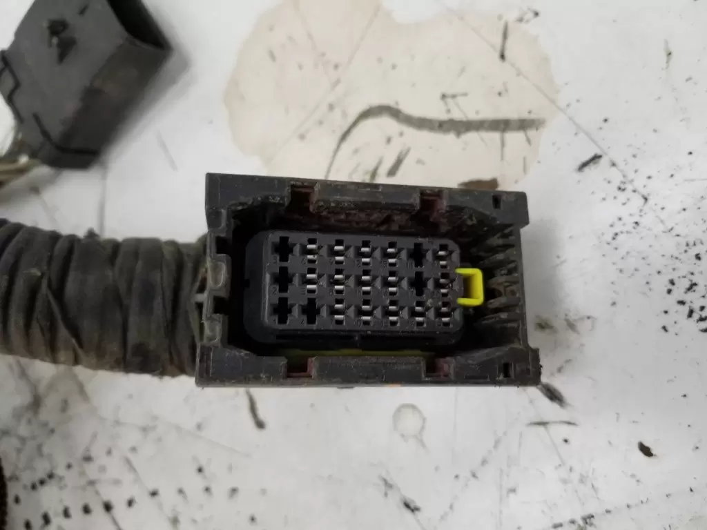 FREIGHTLINER 24-01780-000 Fuse Box OEM# 2401780000 in