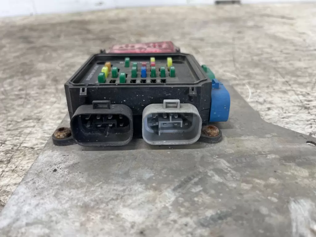 FREIGHTLINER A06-46255-000 Fuse Box OEM# A0646255000 in