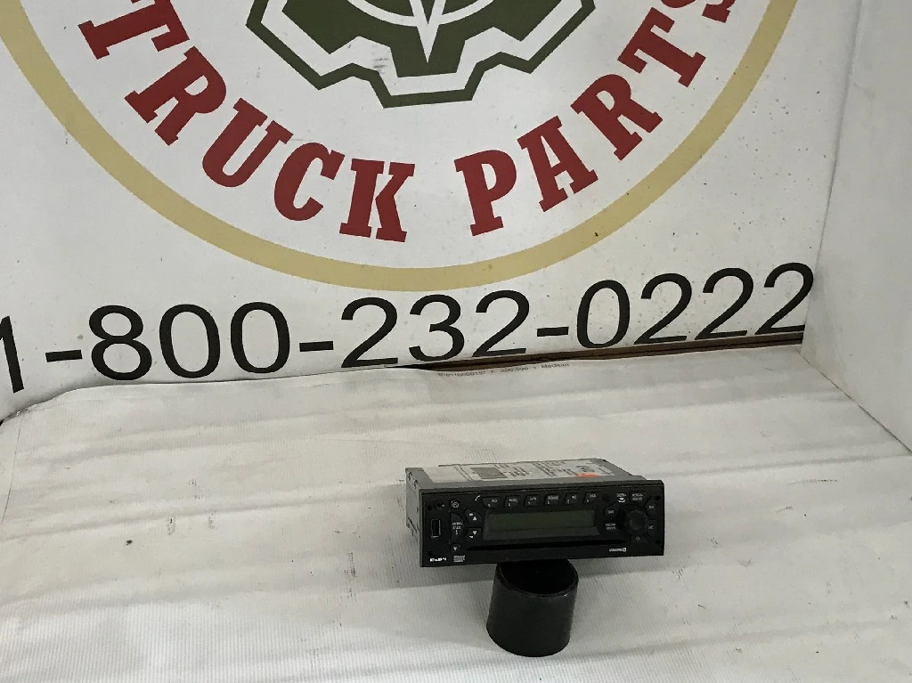 FREIGHTLINER CASCADIA Radio OEM# 24103210 in OWENSBORO, KY #65442