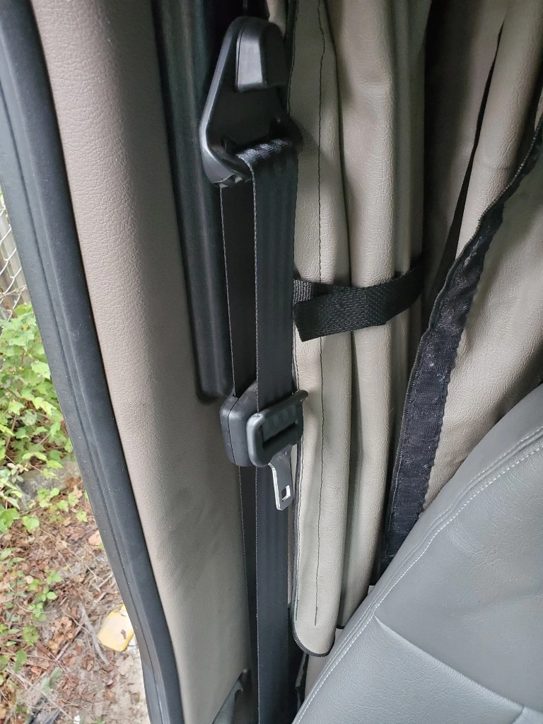 Actualizar 60+ imagen how to stop seat belt flapping jeep wrangler