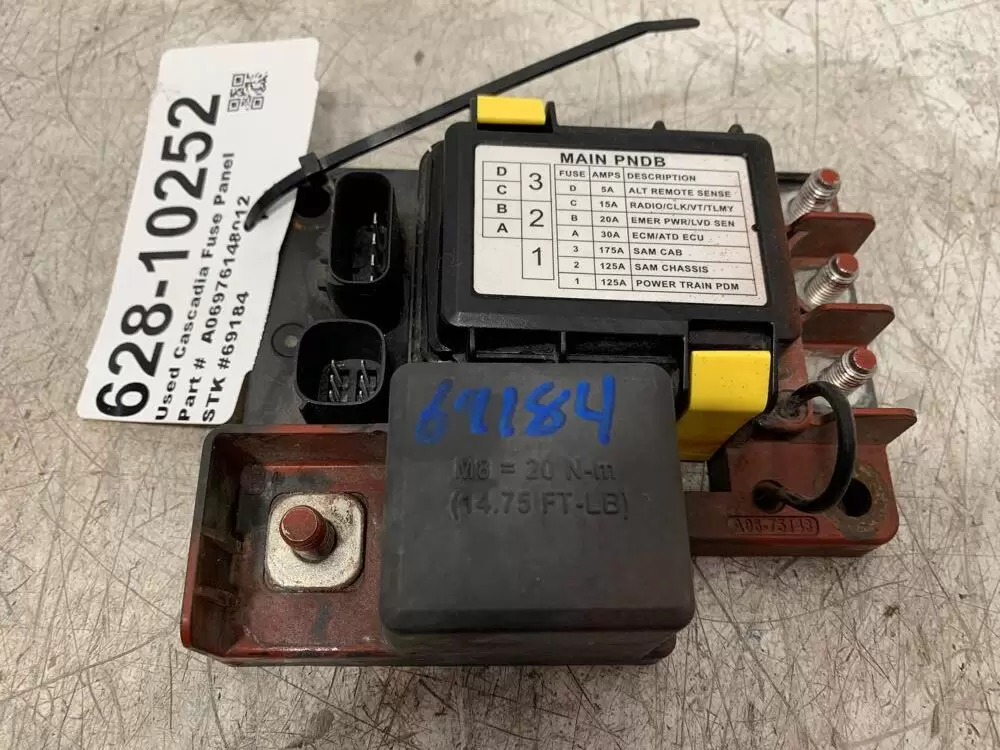 FREIGHTLINER Cascadia Fuse Box OEM# A0676148012 in Dorr, MI