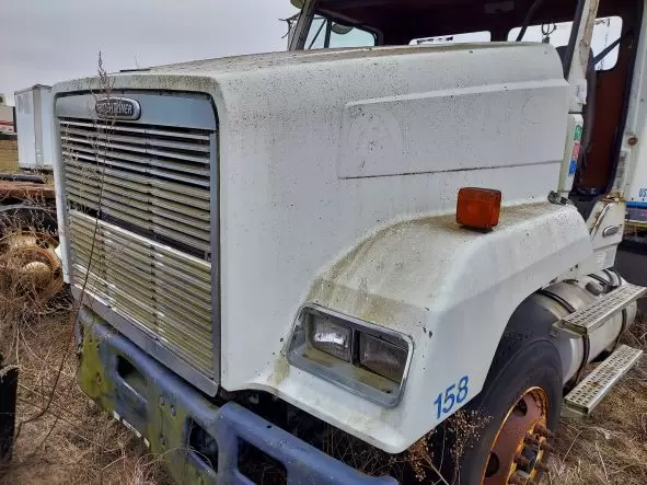 FREIGHTLINER FL112 HOOD in Watseka, IL #2142843