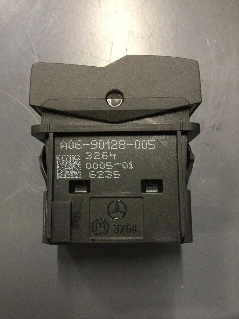 FREIGHTLINER MISC Dash/Console Switch OEM# A06-90128-005 in