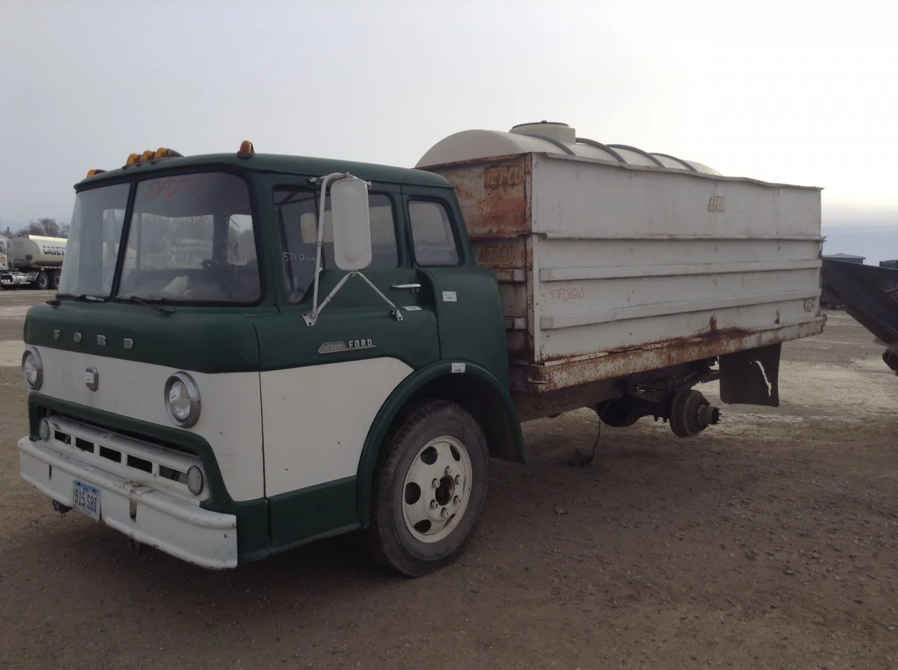 Ford C600 Parts Unit in Spencer, IA #57FD020