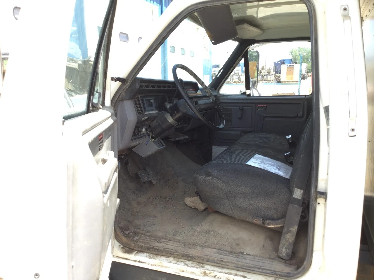 Ford F700 Parts Unit in Sioux Falls, SD #95FD176
