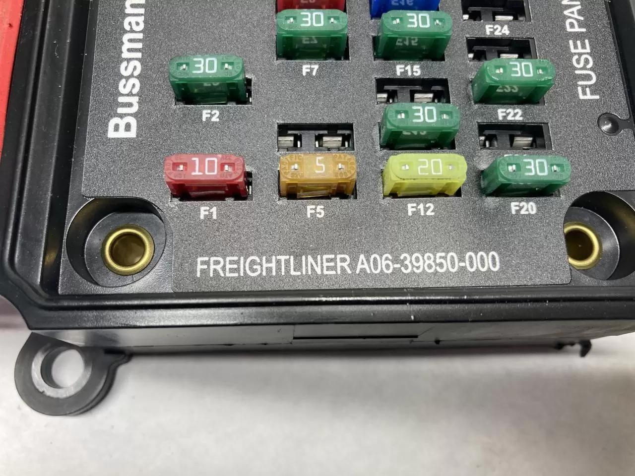 Freightliner CASCADIA Fuse Box OEM# 06-39850-000 in Sioux