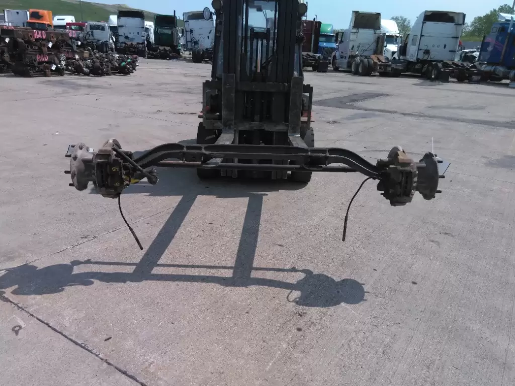 GMC ALL AXLE ASSEMBLY, FRONT (STEER) OEM# 2CF G3675NX 15, 15654428 