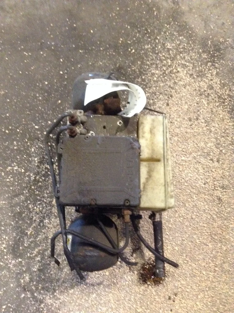 INTERNATIONAL 4300 ECM (ABS UNIT AND COMPONENTS) OEM# 3891116C92 