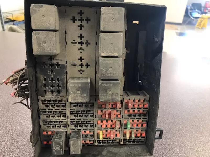 170-6070-01 IBM 5887 Disk Drive Enclosure w/ 2x 74y9480 2x