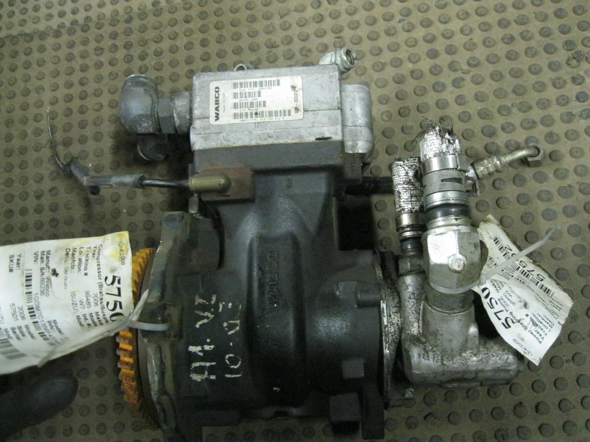 ISUZU 6HK1 Compressor (Brakes/Suspension) in Westland, MI #57501