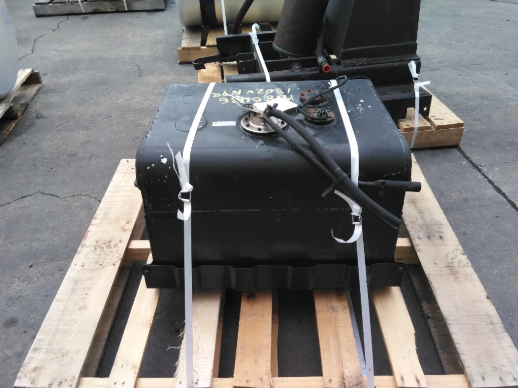 2014-isuzu-npr-fuel-tank-shop-stores-americanprime-br