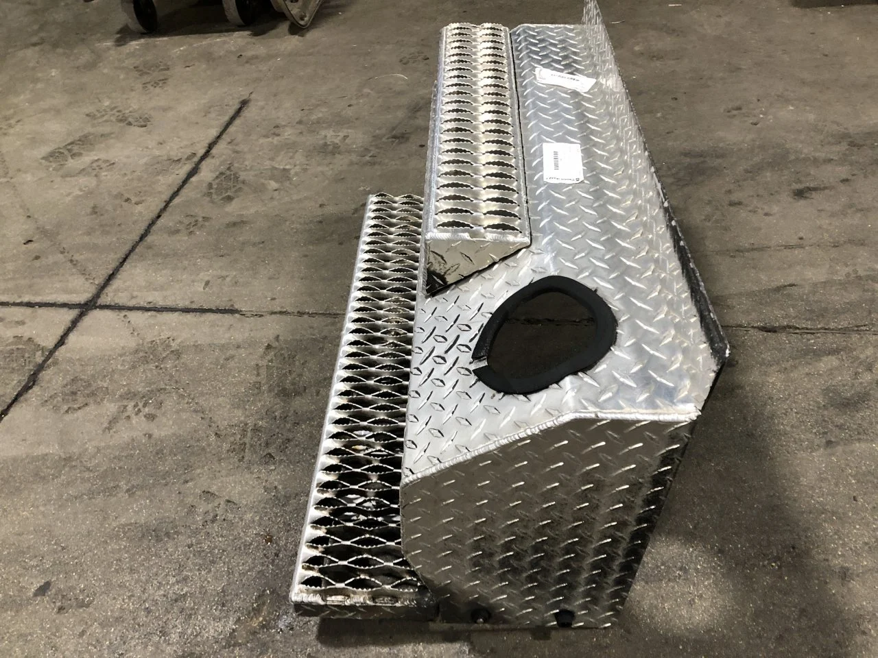 International DURASTAR (4300) Step (Fuel Tank, Fairing in Spencer 
