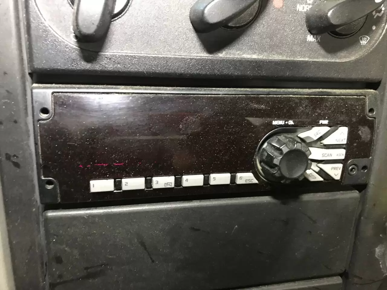 International DURASTAR (4400) A/V Equipment OEM# 24122081 in
