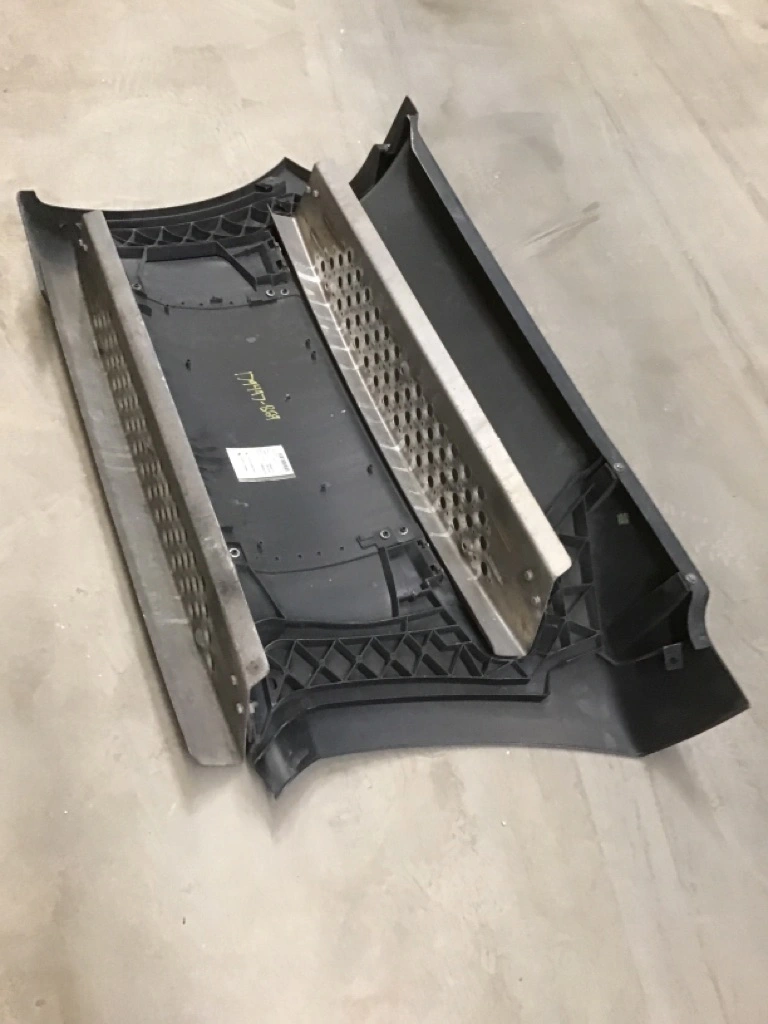 KENWORTH T680 CAB SKIRT/SIDE FAIRING in Wykoff, MN #2258914