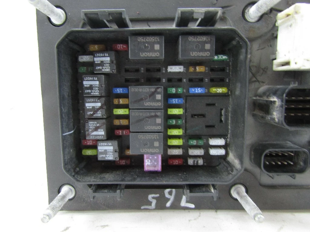 2016 kenworth t680 fuse box location