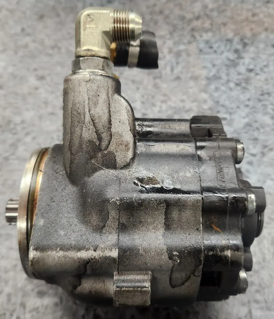 KENWORTH T680 Power Steering Pump OEM# 2258614 in Spokane Valley  