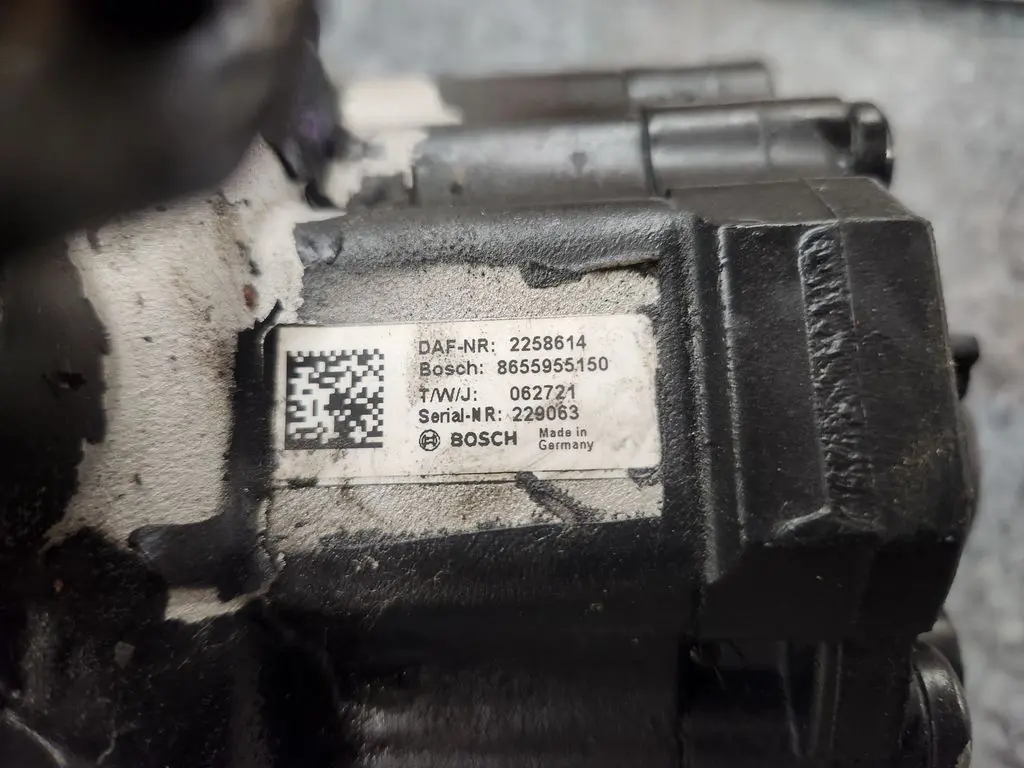 KENWORTH T680 Power Steering Pump OEM# 2258614 in Spokane Valley  