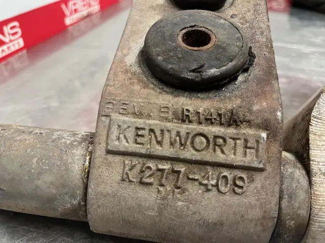 KENWORTH T800 Hood Hinge OEM# K282-439, K277-409, K096-103-1