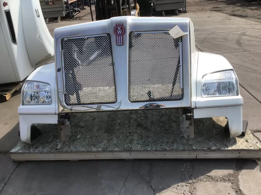 KENWORTH T880 2013-2025 HOOD in Henderson, CO $8,500.00 #2096843 KENWORTH T880 2013-2025 HOOD in Henderson, CO $8,500.00 #2096843
