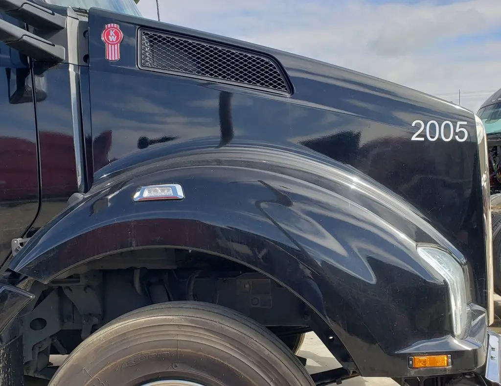 KENWORTH T880 Hood OEM# L29-6223-1110000 in SPOKANE VALLEY