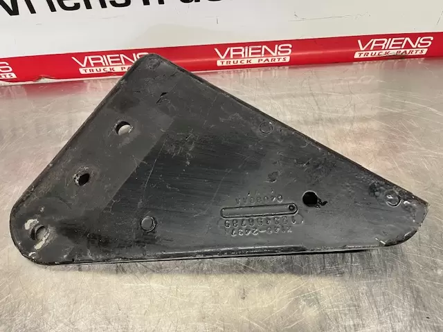 KENWORTH Crossmember Gusset / Parts OEM# K140-2437-8 in SALT KENWORTH Crossmember Gusset / Parts OEM# K140-2437-8 in SALT