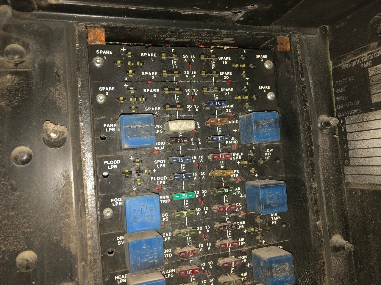 how to identify which fuse is blown in a kenworth t600