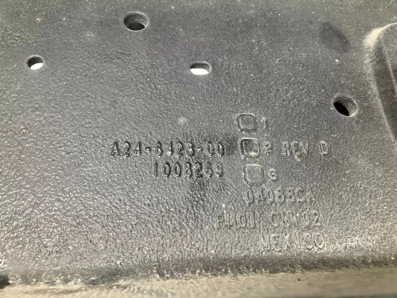 【福袋セール】 Sioux in Crossmember T680 Kenworth Falls, #25550433 $364.00 SD テント・タープ