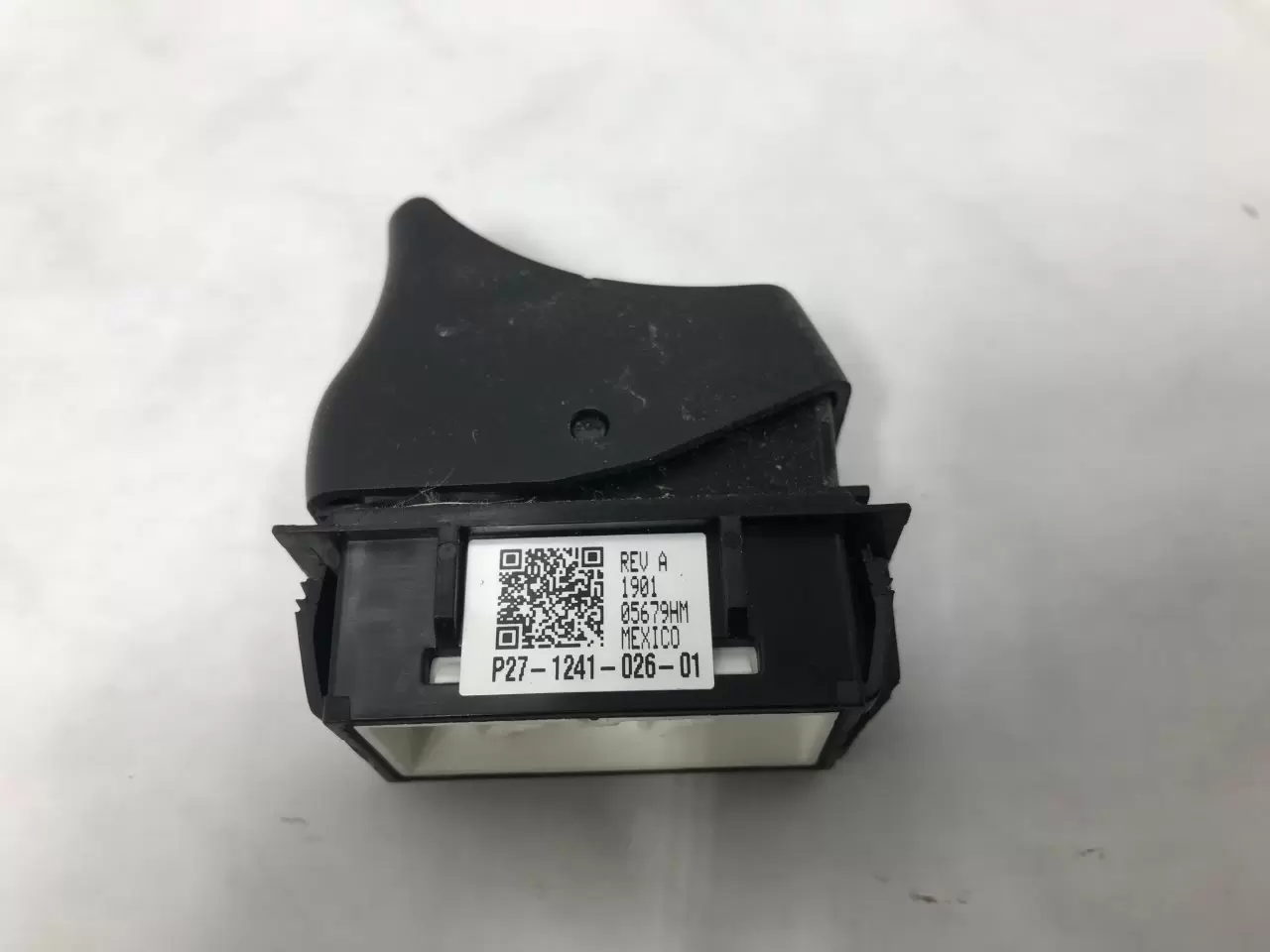 Kenworth T680 Dash/Console Switch OEM# P27-1241-026-01 in